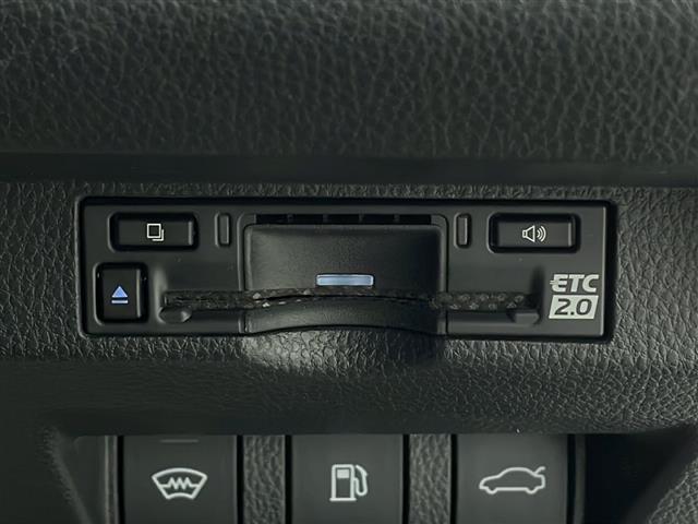 クラウン Z ・純正12.3インチナビ&フルセグ&BT&USB・パノラマミックビューモニター・黒革シート・デジタルインナーミラー・ワイパーデアイサー・ワイヤレス充電・トヨタセーフティセンス・寒冷地仕様(30枚目)