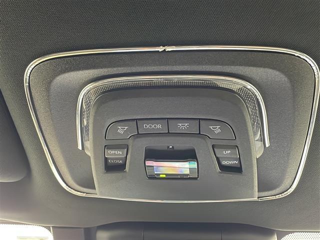 クラウンクロスオーバー ＲＳアドバンスド　・サンルーフ・モデリスタエアロ・ドライバーサポートパッケージ２・前後ドライブレコーダー・デジタルインナーミラー・パノラマミックビューモニター・アドバンスドパーク・置くだけ充電・ＬＥＤ・フルセグ・ＥＴＣ（31枚目）