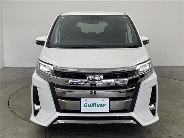 ノア Ｓｉ　ダブルバイビーＩＩ　純正ナビ　ＴＶ　バックカメラ　ＥＴＣ　両側パワースライドドア　プリクラッシュセーフティ　レーンディパーチャーアラート　オートマチックハイビーム　ドライブレコーダー　クルーズコントロール　純正アルミ（4枚目）