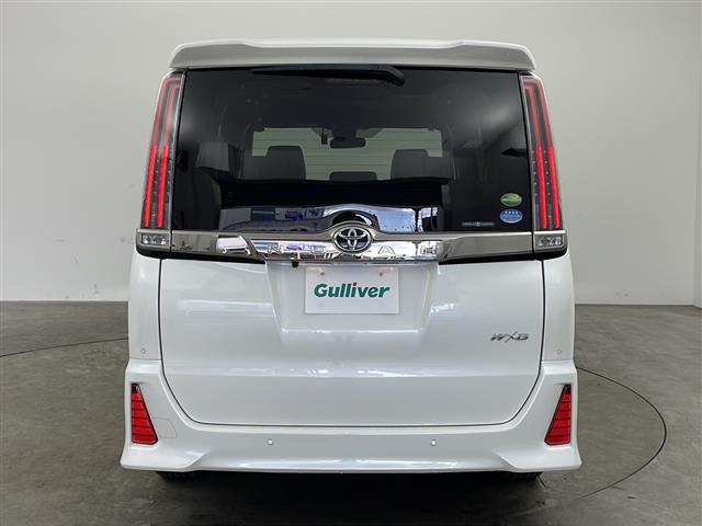 ノア Ｓｉ　ダブルバイビーＩＩ　純正ナビ　ＴＶ　バックカメラ　ＥＴＣ　両側パワースライドドア　プリクラッシュセーフティ　レーンディパーチャーアラート　オートマチックハイビーム　ドライブレコーダー　クルーズコントロール　純正アルミ（5枚目）