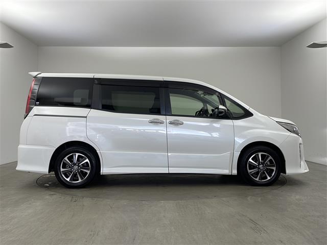 ノア Ｓｉ　ダブルバイビーＩＩ　純正ナビ　ＴＶ　バックカメラ　ＥＴＣ　両側パワースライドドア　プリクラッシュセーフティ　レーンディパーチャーアラート　オートマチックハイビーム　ドライブレコーダー　クルーズコントロール　純正アルミ（6枚目）