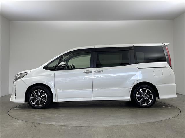 ノア Ｓｉ　ダブルバイビーＩＩ　純正ナビ　ＴＶ　バックカメラ　ＥＴＣ　両側パワースライドドア　プリクラッシュセーフティ　レーンディパーチャーアラート　オートマチックハイビーム　ドライブレコーダー　クルーズコントロール　純正アルミ（7枚目）