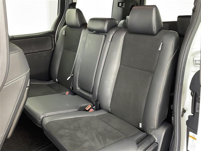 ノア Ｓｉ　ダブルバイビーＩＩ　純正ナビ　ＴＶ　バックカメラ　ＥＴＣ　両側パワースライドドア　プリクラッシュセーフティ　レーンディパーチャーアラート　オートマチックハイビーム　ドライブレコーダー　クルーズコントロール　純正アルミ（16枚目）