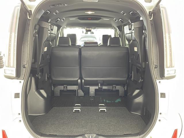 ノア Ｓｉ　ダブルバイビーＩＩ　純正ナビ　ＴＶ　バックカメラ　ＥＴＣ　両側パワースライドドア　プリクラッシュセーフティ　レーンディパーチャーアラート　オートマチックハイビーム　ドライブレコーダー　クルーズコントロール　純正アルミ（19枚目）