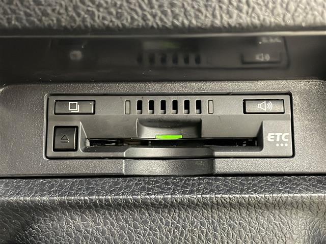 ノア Ｓｉ　ダブルバイビーＩＩ　純正ナビ　ＴＶ　バックカメラ　ＥＴＣ　両側パワースライドドア　プリクラッシュセーフティ　レーンディパーチャーアラート　オートマチックハイビーム　ドライブレコーダー　クルーズコントロール　純正アルミ（33枚目）