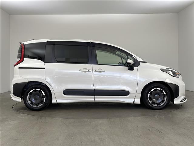 シエンタ Z 純正ナビ TV パノラミックビューモニター ビルトインETC 両側パワースライドドア トヨタセーフティセンス モデリスタエアロ レーダークルーズコントロール ドライブレコーダー LEDライト(6枚目)