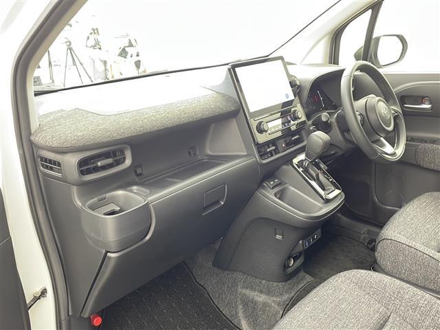 シエンタ Z 純正ナビ TV パノラミックビューモニター ビルトインETC 両側パワースライドドア トヨタセーフティセンス モデリスタエアロ レーダークルーズコントロール ドライブレコーダー LEDライト(13枚目)