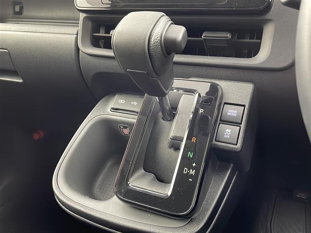 シエンタ Z 純正ナビ TV パノラミックビューモニター ビルトインETC 両側パワースライドドア トヨタセーフティセンス モデリスタエアロ レーダークルーズコントロール ドライブレコーダー LEDライト(31枚目)