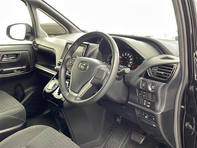 ノア Ｇ　ナビ　バックカメラ　ビルトインＥＴＣ　パワースライドドア　プリクラッシュセーフティ　レーンディパーチャーアラート　クルーズコントロール　アイドリングストップ　ドライブレコーダー　純正１５インチアルミ（8枚目）