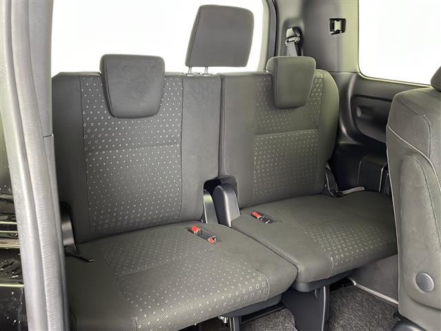 ノア Ｇ　ナビ　バックカメラ　ビルトインＥＴＣ　パワースライドドア　プリクラッシュセーフティ　レーンディパーチャーアラート　クルーズコントロール　アイドリングストップ　ドライブレコーダー　純正１５インチアルミ（12枚目）