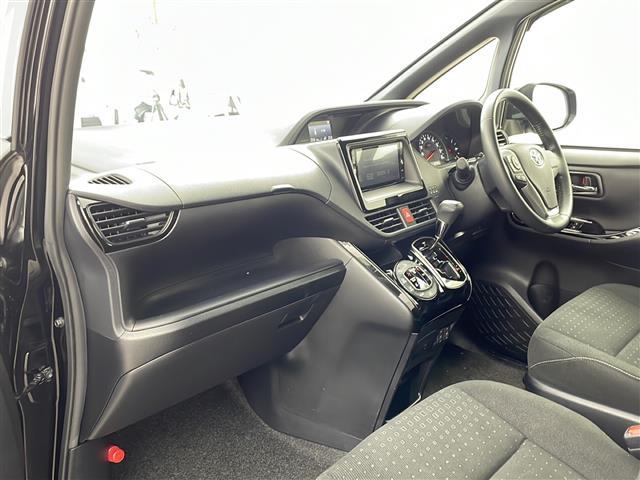 ノア Ｇ　ナビ　バックカメラ　ビルトインＥＴＣ　パワースライドドア　プリクラッシュセーフティ　レーンディパーチャーアラート　クルーズコントロール　アイドリングストップ　ドライブレコーダー　純正１５インチアルミ（13枚目）