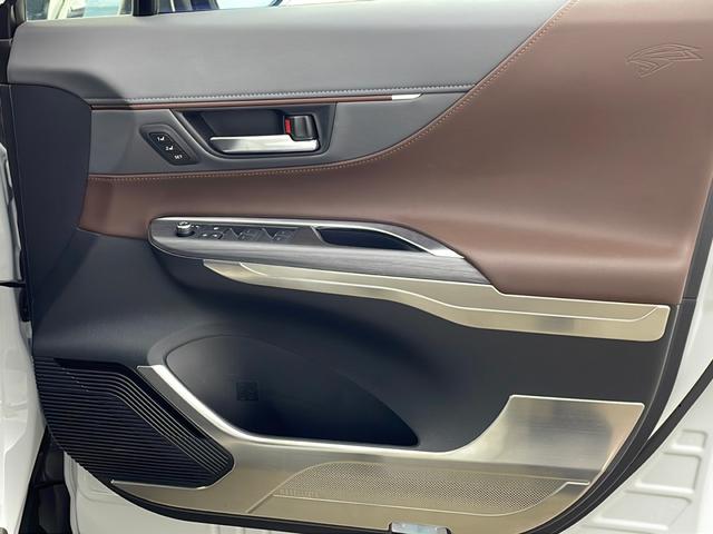 ハリアーハイブリッド Ｚ　レザーパッケージ　ワンオーナー車　純正ナビ　パノラミックビューモニター　トヨタセーフティセンス　パノラマルーフ　モデリスタエアロ　モデリスタアルミホイールタイヤ　ＪＢＬサウンド　純正デジタルインナーミラー　スペアキー（73枚目）