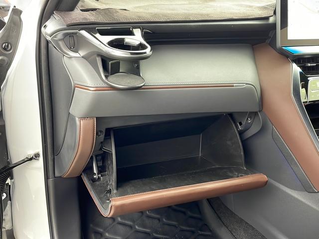 ハリアーハイブリッド Ｚ　レザーパッケージ　ワンオーナー車　純正ナビ　パノラミックビューモニター　トヨタセーフティセンス　パノラマルーフ　モデリスタエアロ　モデリスタアルミホイールタイヤ　ＪＢＬサウンド　純正デジタルインナーミラー　スペアキー（76枚目）