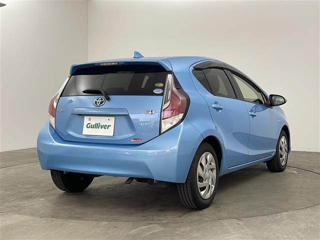 アクア Ｓ　純正７インチナビ　バックカメラ　横滑り防止装置　ステアリングスイッチ　純正フロアマット　防眩インナーミラー　ビルトインＥＴＣ　前後ドライブレコーダー　ドライブスタートコントロール　電動格納ミラー（3枚目）