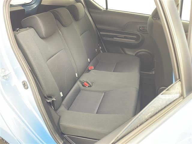 アクア Ｓ　純正７インチナビ　バックカメラ　横滑り防止装置　ステアリングスイッチ　純正フロアマット　防眩インナーミラー　ビルトインＥＴＣ　前後ドライブレコーダー　ドライブスタートコントロール　電動格納ミラー（11枚目）