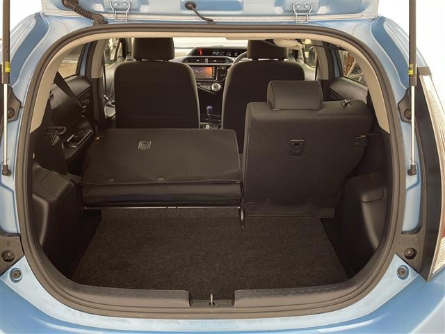 アクア Ｓ　純正７インチナビ　バックカメラ　横滑り防止装置　ステアリングスイッチ　純正フロアマット　防眩インナーミラー　ビルトインＥＴＣ　前後ドライブレコーダー　ドライブスタートコントロール　電動格納ミラー（18枚目）