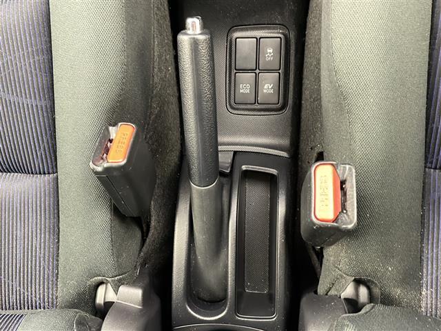 アクア Ｓ　純正７インチナビ　バックカメラ　横滑り防止装置　ステアリングスイッチ　純正フロアマット　防眩インナーミラー　ビルトインＥＴＣ　前後ドライブレコーダー　ドライブスタートコントロール　電動格納ミラー（31枚目）