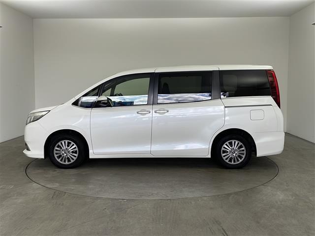 エスクァイア Gi ・純正9インチSDナビ&フルセグ&BT&DV・バックカメラ・両側パワースライドドア・ビルトインETC・社外前方ドライブレコーダー・合皮シート・前席シートヒーター・革巻きステアリング・オートハイビーム(6枚目)