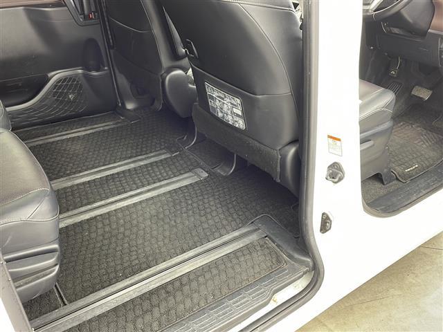 エスクァイア Gi ・純正9インチSDナビ&フルセグ&BT&DV・バックカメラ・両側パワースライドドア・ビルトインETC・社外前方ドライブレコーダー・合皮シート・前席シートヒーター・革巻きステアリング・オートハイビーム(11枚目)