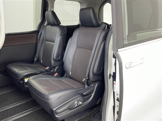 エスクァイア Gi ・純正9インチSDナビ&フルセグ&BT&DV・バックカメラ・両側パワースライドドア・ビルトインETC・社外前方ドライブレコーダー・合皮シート・前席シートヒーター・革巻きステアリング・オートハイビーム(15枚目)