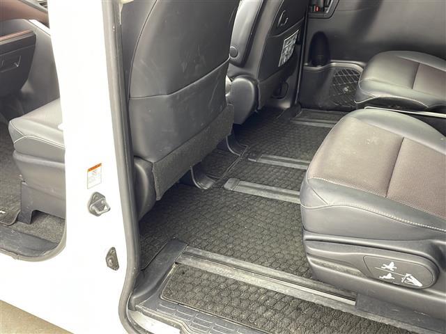 エスクァイア Gi ・純正9インチSDナビ&フルセグ&BT&DV・バックカメラ・両側パワースライドドア・ビルトインETC・社外前方ドライブレコーダー・合皮シート・前席シートヒーター・革巻きステアリング・オートハイビーム(16枚目)