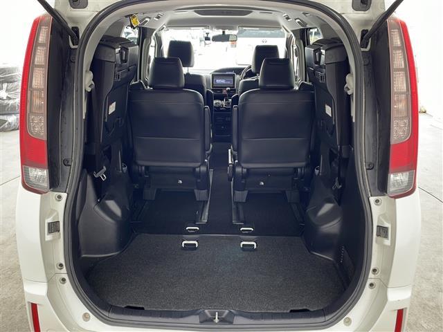 エスクァイア Gi ・純正9インチSDナビ&フルセグ&BT&DV・バックカメラ・両側パワースライドドア・ビルトインETC・社外前方ドライブレコーダー・合皮シート・前席シートヒーター・革巻きステアリング・オートハイビーム(19枚目)