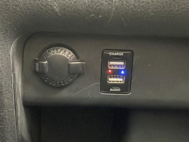 エスクァイア Gi ・純正9インチSDナビ&フルセグ&BT&DV・バックカメラ・両側パワースライドドア・ビルトインETC・社外前方ドライブレコーダー・合皮シート・前席シートヒーター・革巻きステアリング・オートハイビーム(26枚目)