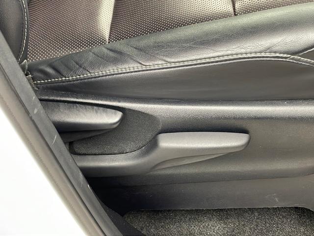 エスクァイア Gi ・純正9インチSDナビ&フルセグ&BT&DV・バックカメラ・両側パワースライドドア・ビルトインETC・社外前方ドライブレコーダー・合皮シート・前席シートヒーター・革巻きステアリング・オートハイビーム(72枚目)