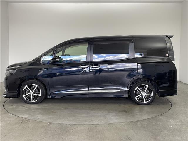 ヴォクシー ハイブリッドV ・寒冷地仕様・社外ナビ・社外フリップダウンモニター・フルセグ・両側パワースライドドア・社外前ドライブレコーダー・置くだけ充電・バックカメラ・LEDライト・ETC・DVD・社外エアロ・クルコン・フォグ(7枚目)