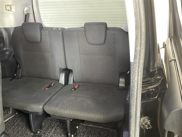 ヴォクシー ハイブリッドV ・寒冷地仕様・社外ナビ・社外フリップダウンモニター・フルセグ・両側パワースライドドア・社外前ドライブレコーダー・置くだけ充電・バックカメラ・LEDライト・ETC・DVD・社外エアロ・クルコン・フォグ(17枚目)