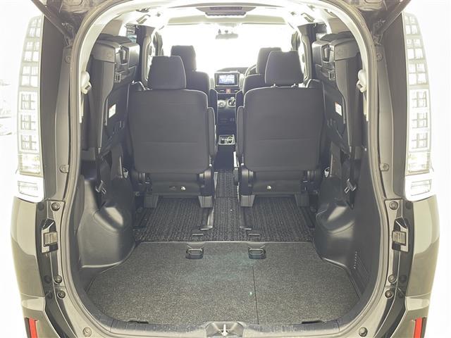 ヴォクシー ハイブリッドV ・寒冷地仕様・社外ナビ・社外フリップダウンモニター・フルセグ・両側パワースライドドア・社外前ドライブレコーダー・置くだけ充電・バックカメラ・LEDライト・ETC・DVD・社外エアロ・クルコン・フォグ(19枚目)