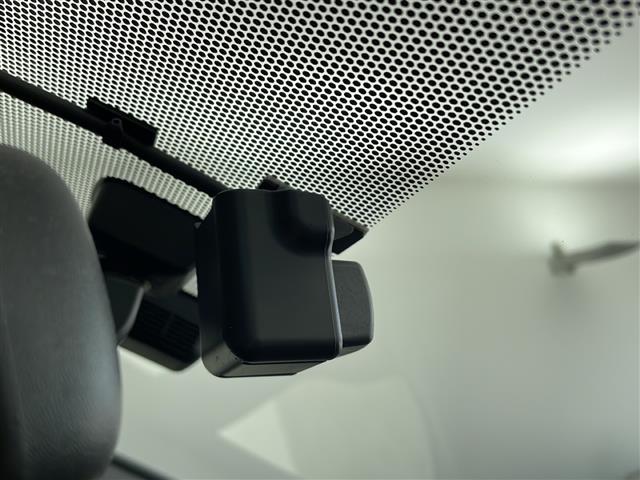 ヴォクシー ハイブリッドV ・寒冷地仕様・社外ナビ・社外フリップダウンモニター・フルセグ・両側パワースライドドア・社外前ドライブレコーダー・置くだけ充電・バックカメラ・LEDライト・ETC・DVD・社外エアロ・クルコン・フォグ(29枚目)