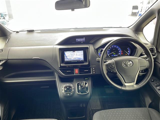 ヴォクシー ハイブリッドV ・寒冷地仕様・社外ナビ・社外フリップダウンモニター・フルセグ・両側パワースライドドア・社外前ドライブレコーダー・置くだけ充電・バックカメラ・LEDライト・ETC・DVD・社外エアロ・クルコン・フォグ(42枚目)