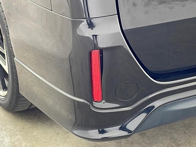 ヴォクシー ハイブリッドV ・寒冷地仕様・社外ナビ・社外フリップダウンモニター・フルセグ・両側パワースライドドア・社外前ドライブレコーダー・置くだけ充電・バックカメラ・LEDライト・ETC・DVD・社外エアロ・クルコン・フォグ(46枚目)