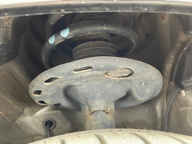 ヴォクシー ハイブリッドV ・寒冷地仕様・社外ナビ・社外フリップダウンモニター・フルセグ・両側パワースライドドア・社外前ドライブレコーダー・置くだけ充電・バックカメラ・LEDライト・ETC・DVD・社外エアロ・クルコン・フォグ(57枚目)