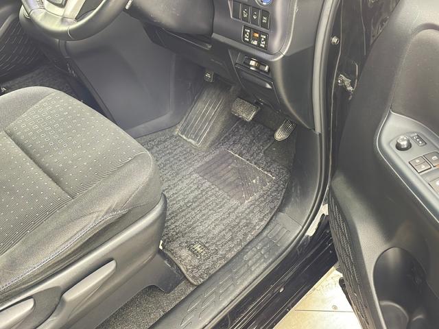 ヴォクシー ハイブリッドV ・寒冷地仕様・社外ナビ・社外フリップダウンモニター・フルセグ・両側パワースライドドア・社外前ドライブレコーダー・置くだけ充電・バックカメラ・LEDライト・ETC・DVD・社外エアロ・クルコン・フォグ(58枚目)