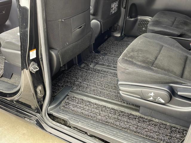 ヴォクシー ハイブリッドV ・寒冷地仕様・社外ナビ・社外フリップダウンモニター・フルセグ・両側パワースライドドア・社外前ドライブレコーダー・置くだけ充電・バックカメラ・LEDライト・ETC・DVD・社外エアロ・クルコン・フォグ(59枚目)