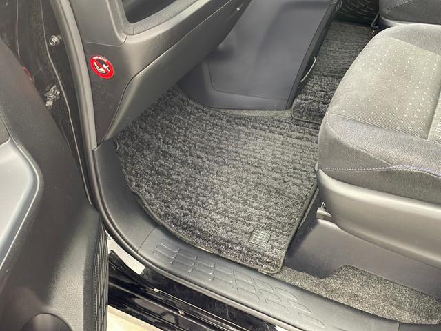 ヴォクシー ハイブリッドV ・寒冷地仕様・社外ナビ・社外フリップダウンモニター・フルセグ・両側パワースライドドア・社外前ドライブレコーダー・置くだけ充電・バックカメラ・LEDライト・ETC・DVD・社外エアロ・クルコン・フォグ(60枚目)