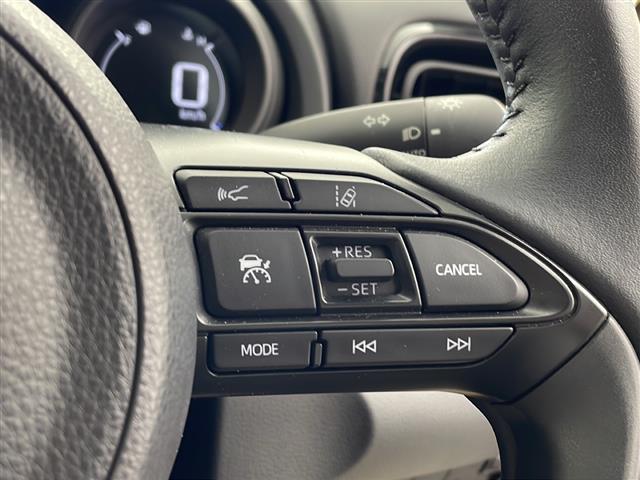 ヤリスクロス ハイブリッドG ワンオーナー車 純正8インチディスプレイオーディオ バックカメラ トヨタセーフティセンス ブラインドスポットモニター 革巻きステアリング 純正アルミホイールタイヤ LEDヘッドライト スペアキー(22枚目)