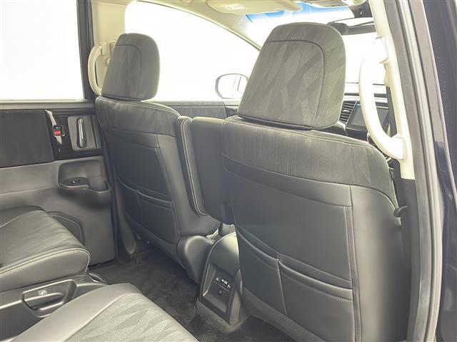 オデッセイハイブリッド ハイブリッドアブソルート・ＥＸホンダセンシング　純正インターナビ　純正フリップダウン　全方位カメラ　両側電動スライド　ＢＳＭ　衝突軽減　レーダークルーズコントロール　ハーフレザー　レーンキープ　社外１９インチＡＷ　ＬＥＤライト　ＥＴＣ　ＴＶ　ＢＴ（10枚目）