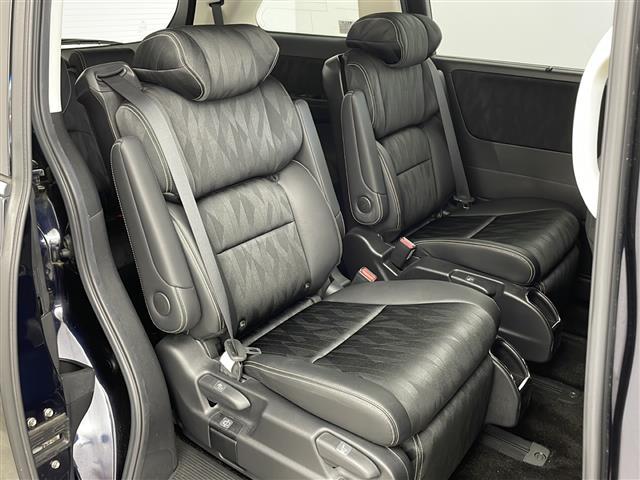 オデッセイハイブリッド ハイブリッドアブソルート・ＥＸホンダセンシング　純正インターナビ　純正フリップダウン　全方位カメラ　両側電動スライド　ＢＳＭ　衝突軽減　レーダークルーズコントロール　ハーフレザー　レーンキープ　社外１９インチＡＷ　ＬＥＤライト　ＥＴＣ　ＴＶ　ＢＴ（11枚目）