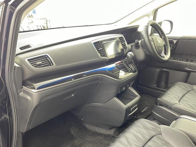 オデッセイハイブリッド ハイブリッドアブソルート・ＥＸホンダセンシング　純正インターナビ　純正フリップダウン　全方位カメラ　両側電動スライド　ＢＳＭ　衝突軽減　レーダークルーズコントロール　ハーフレザー　レーンキープ　社外１９インチＡＷ　ＬＥＤライト　ＥＴＣ　ＴＶ　ＢＴ（13枚目）