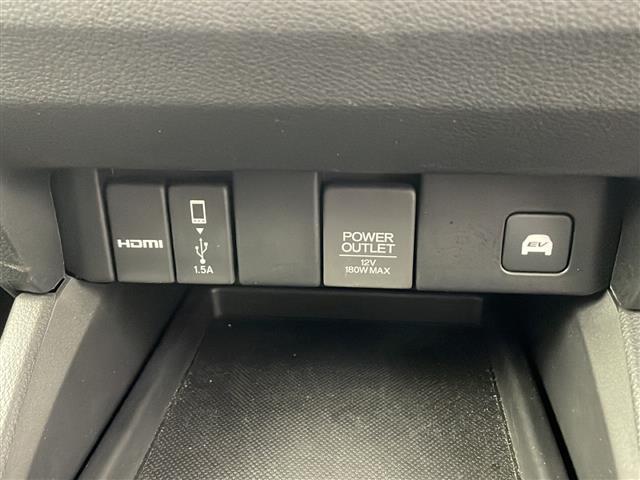 オデッセイハイブリッド ハイブリッドアブソルート・ＥＸホンダセンシング　純正インターナビ　純正フリップダウン　全方位カメラ　両側電動スライド　ＢＳＭ　衝突軽減　レーダークルーズコントロール　ハーフレザー　レーンキープ　社外１９インチＡＷ　ＬＥＤライト　ＥＴＣ　ＴＶ　ＢＴ（31枚目）