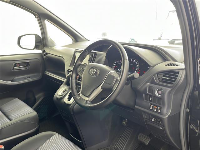 ヴォクシー ＺＳ　煌　純正ナビ　バックカメラ　両側パワースライドドア　純正ドラレコ　ＬＥＤヘッドライト　純正１６インチＡＷ　ビルトインＥＴＣ　フルセグＴＶ　ＢＴ　プッシュスタート　フォグランプ　オートライト　スマートキー（8枚目）