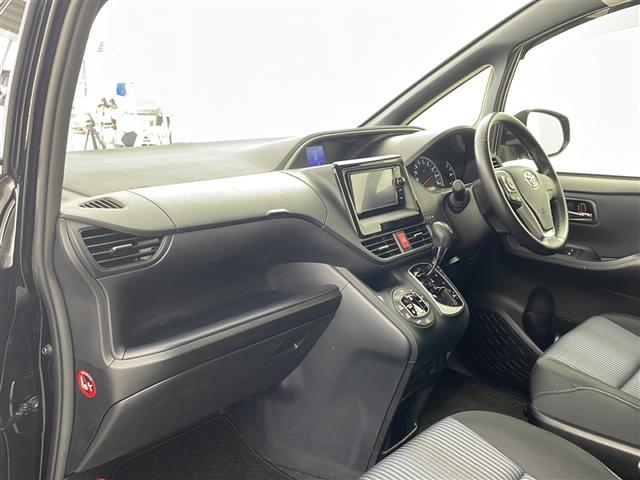 ヴォクシー ＺＳ　煌　純正ナビ　バックカメラ　両側パワースライドドア　純正ドラレコ　ＬＥＤヘッドライト　純正１６インチＡＷ　ビルトインＥＴＣ　フルセグＴＶ　ＢＴ　プッシュスタート　フォグランプ　オートライト　スマートキー（13枚目）