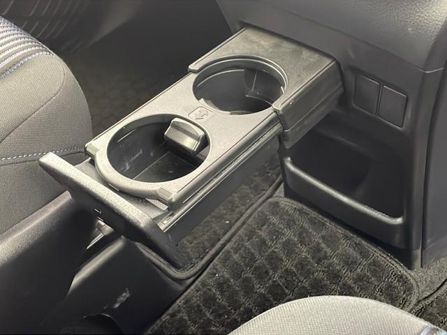 ヴォクシー ＺＳ　煌　純正ナビ　バックカメラ　両側パワースライドドア　純正ドラレコ　ＬＥＤヘッドライト　純正１６インチＡＷ　ビルトインＥＴＣ　フルセグＴＶ　ＢＴ　プッシュスタート　フォグランプ　オートライト　スマートキー（77枚目）