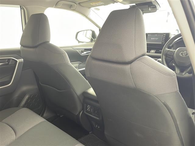 ＲＡＶ４ Ｘ　純正ナビ　フルセグ　ＢＴ　衝突軽減　ルーフレール　レーダークルーズ　キープレーン　クリアランスソナー　前後ドラレコ　ＬＥＤライト　ビルトインＥＴＣ　プッシュスタート　オートマチックハイビーム　ＴＶ（10枚目）