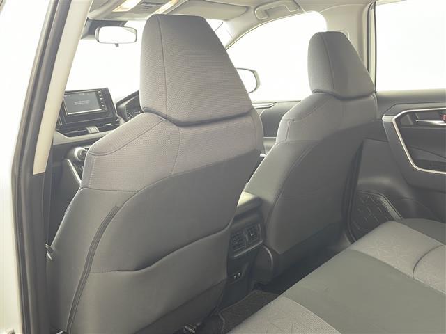 ＲＡＶ４ Ｘ　純正ナビ　フルセグ　ＢＴ　衝突軽減　ルーフレール　レーダークルーズ　キープレーン　クリアランスソナー　前後ドラレコ　ＬＥＤライト　ビルトインＥＴＣ　プッシュスタート　オートマチックハイビーム　ＴＶ（14枚目）