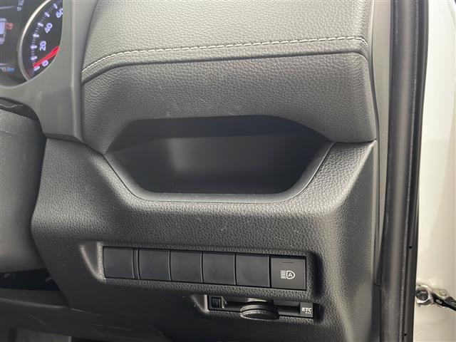ＲＡＶ４ Ｘ　純正ナビ　フルセグ　ＢＴ　衝突軽減　ルーフレール　レーダークルーズ　キープレーン　クリアランスソナー　前後ドラレコ　ＬＥＤライト　ビルトインＥＴＣ　プッシュスタート　オートマチックハイビーム　ＴＶ（35枚目）