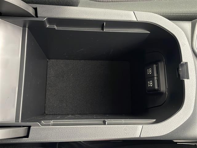 ＲＡＶ４ Ｘ　純正ナビ　フルセグ　ＢＴ　衝突軽減　ルーフレール　レーダークルーズ　キープレーン　クリアランスソナー　前後ドラレコ　ＬＥＤライト　ビルトインＥＴＣ　プッシュスタート　オートマチックハイビーム　ＴＶ（36枚目）